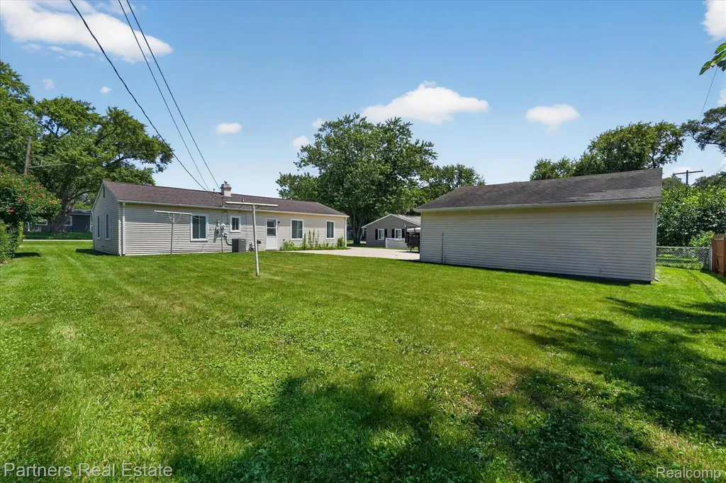6134 Stephen Green Oak Township MI 48116
