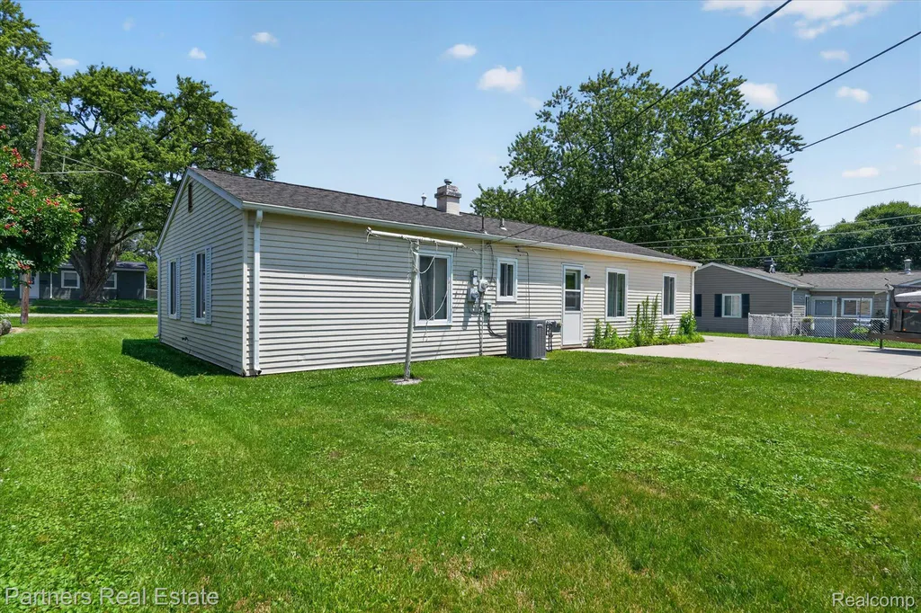 6134 Stephen Green Oak Township MI 48116