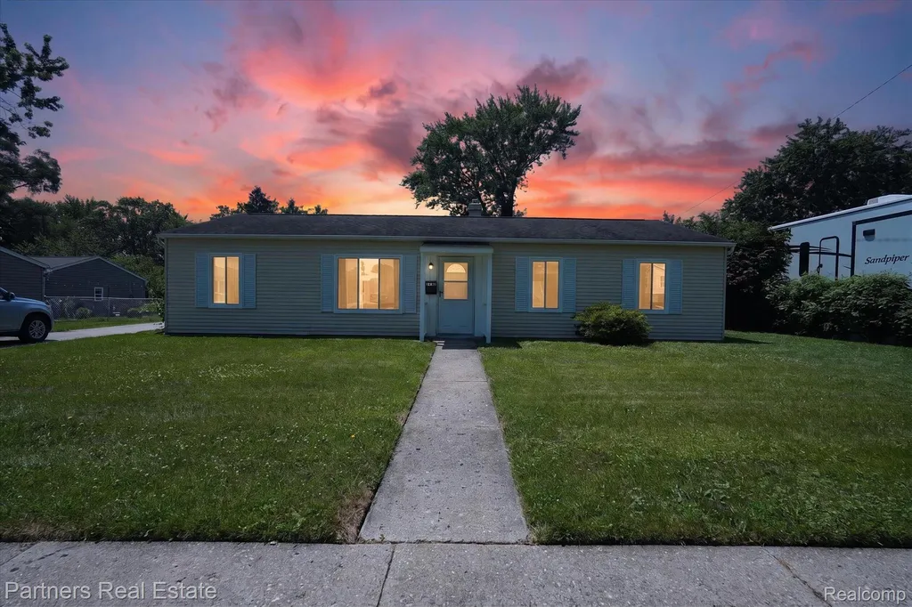 6134 Stephen Green Oak Township MI 48116