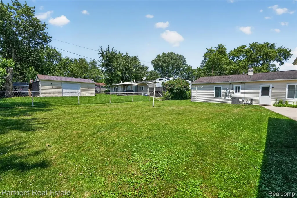 6134 Stephen Green Oak Township MI 48116