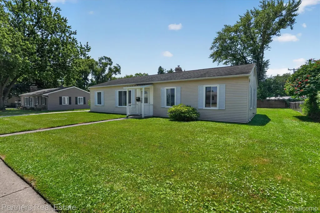 6134 Stephen Green Oak Township MI 48116