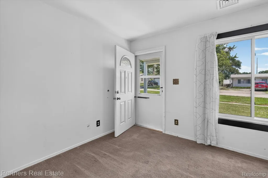 6134 Stephen Green Oak Township MI 48116