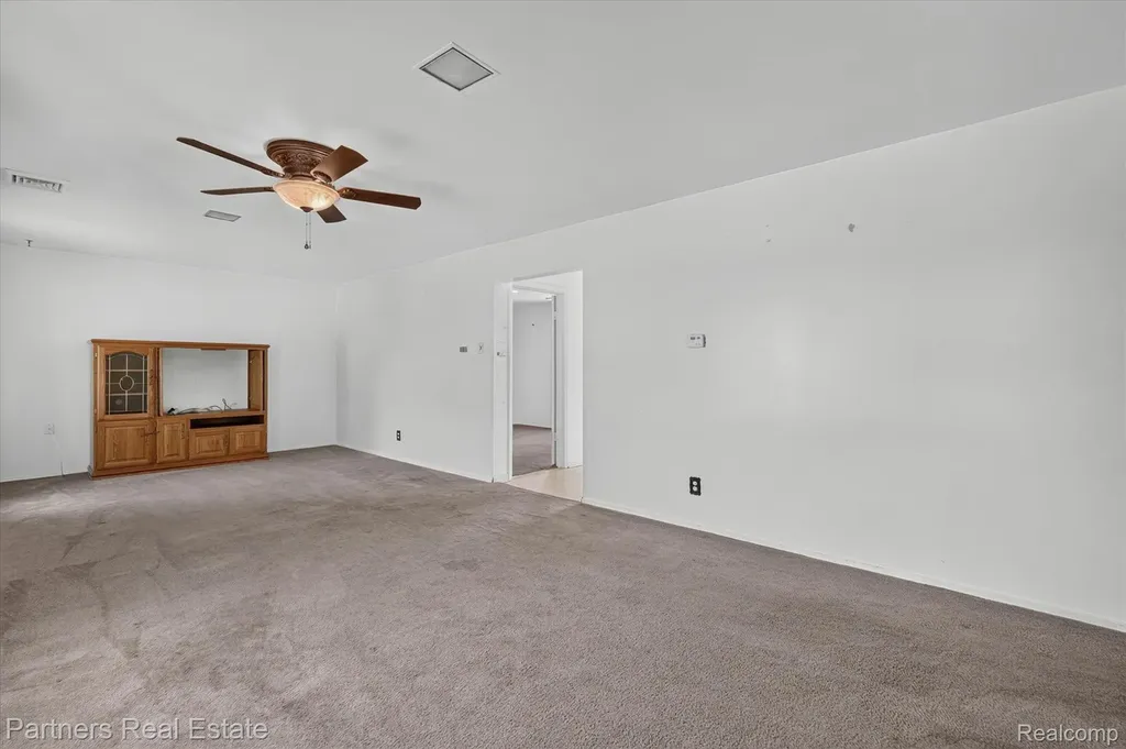 6134 Stephen Green Oak Township MI 48116