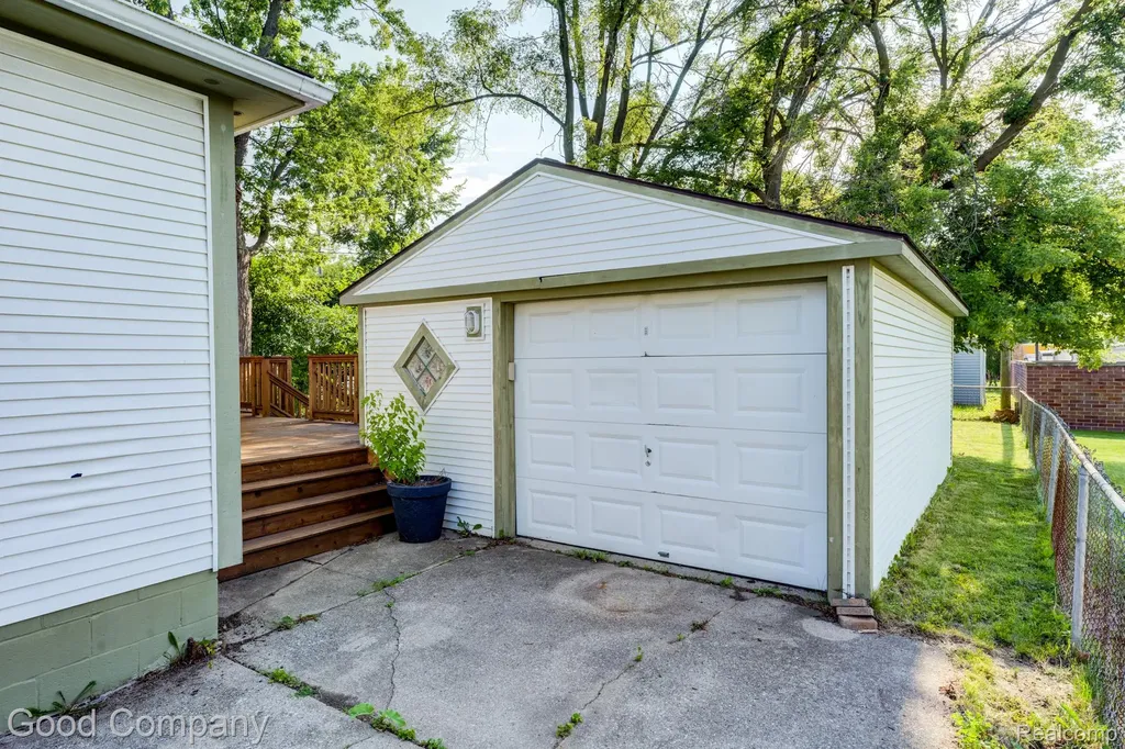 1800 Cummings Avenue Berkley City MI 48072