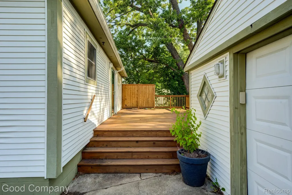 1800 Cummings Avenue Berkley City MI 48072