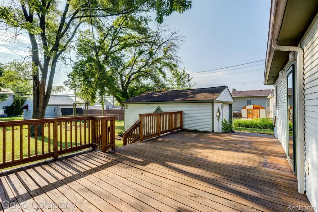 1800 Cummings Avenue Berkley City MI 48072