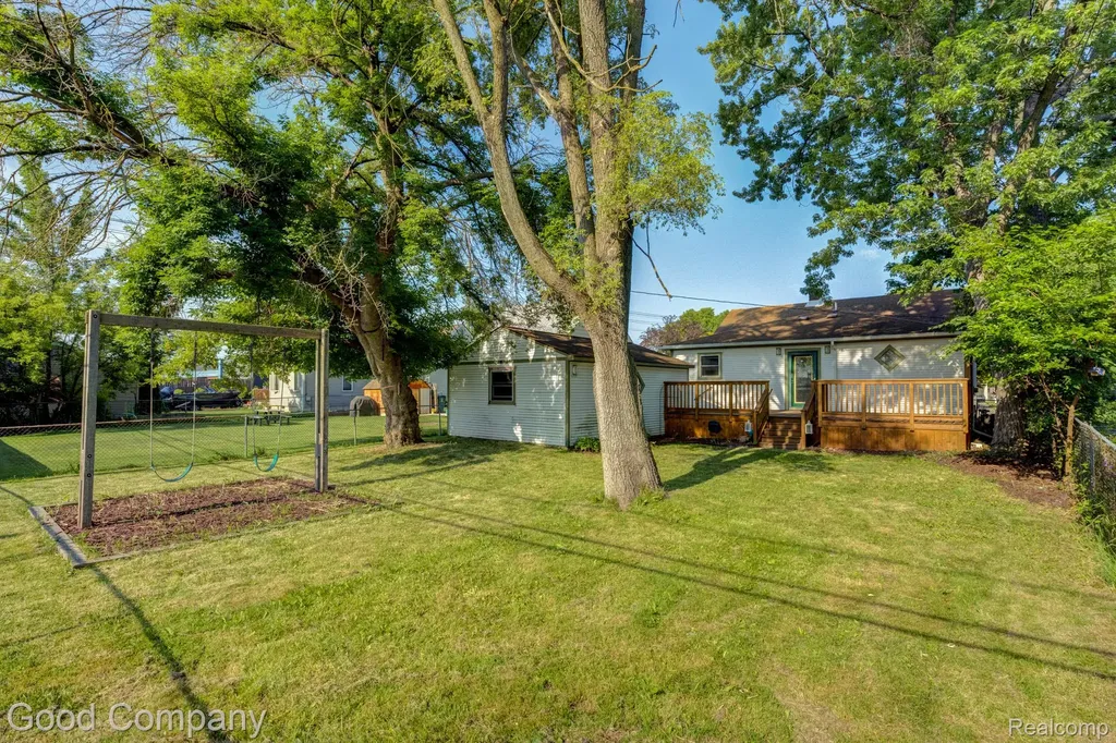 1800 Cummings Avenue Berkley City MI 48072