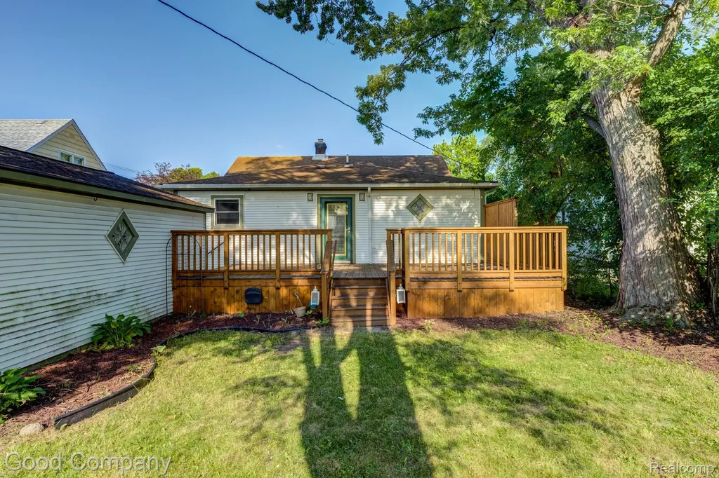 1800 Cummings Avenue Berkley City MI 48072