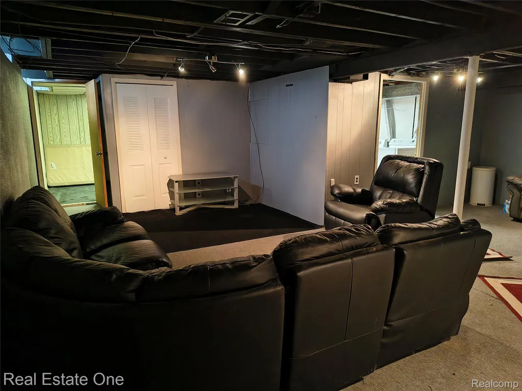 30866 Middlebury Street Westland City MI 48186
