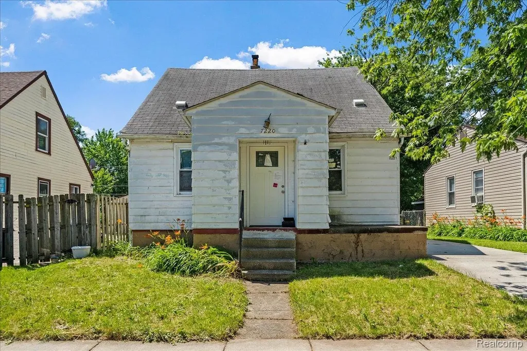 7220 Hupp Avenue Warren City MI 48091