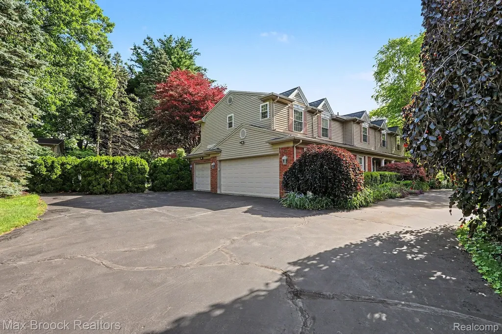 3794 Shellmarr Lane Bloomfield Hills City MI 48302