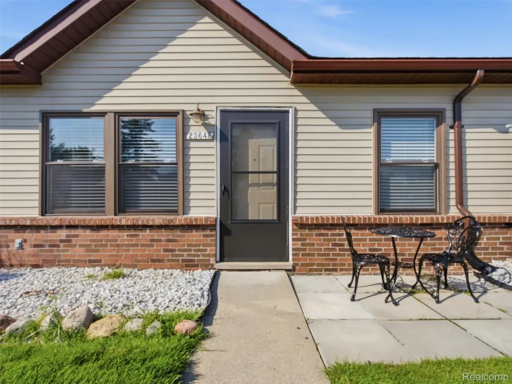 23648 Cottrell Street Clinton Charter Township MI 48035
