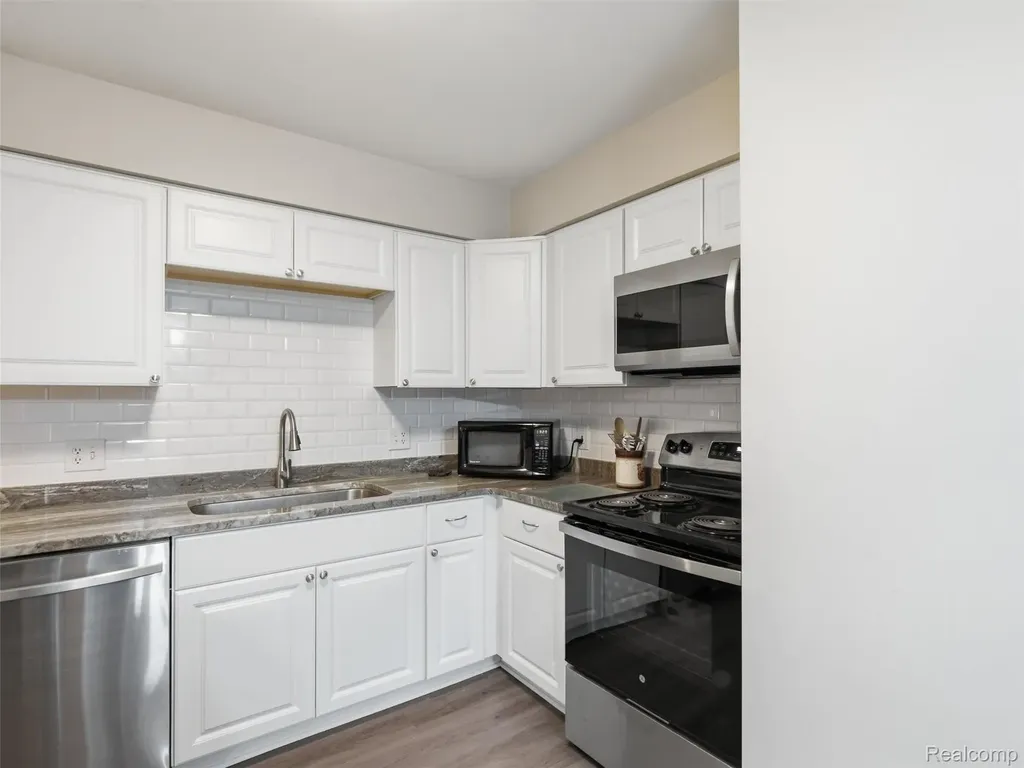 23648 Cottrell Street Clinton Charter Township MI 48035