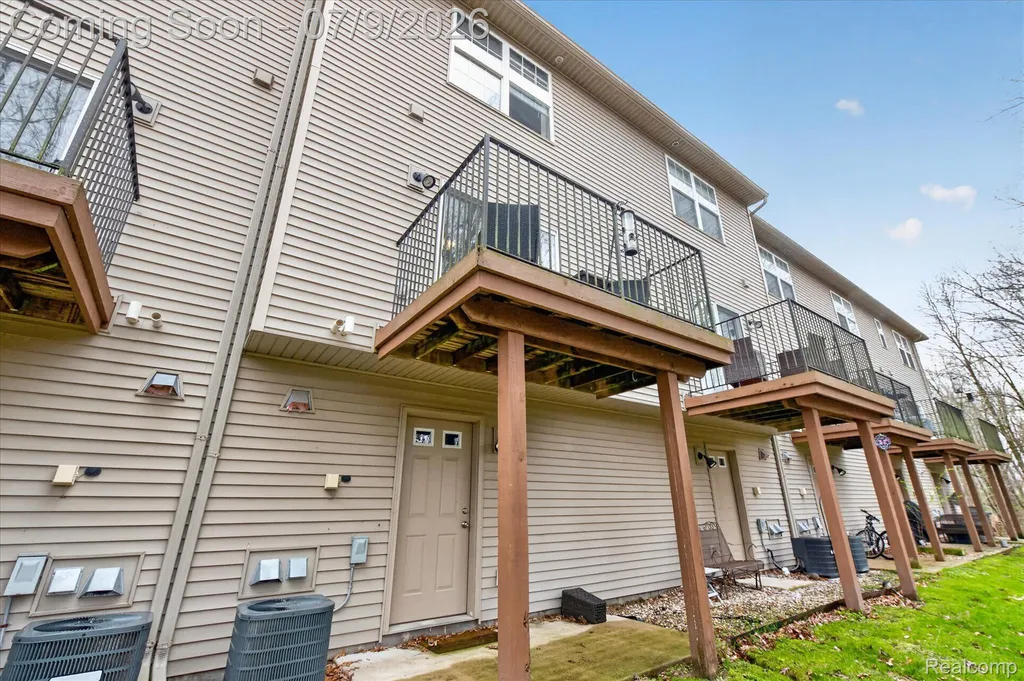 1623 Red Hickory Court Howell Township MI 48855