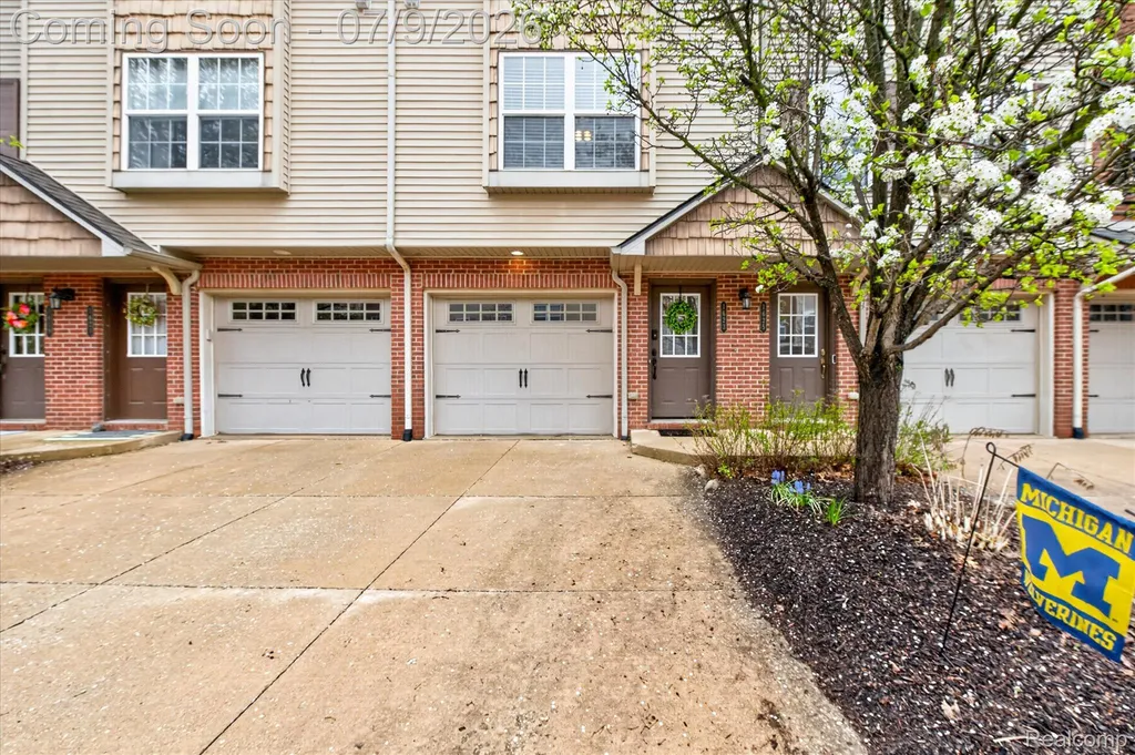 1623 Red Hickory Court Howell Township MI 48855