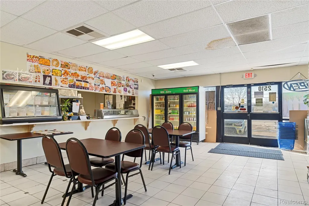 2510 Dixie Highway Waterford Charter Township MI 48328