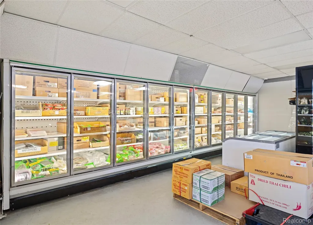 2510 Dixie Highway Waterford Charter Township MI 48328
