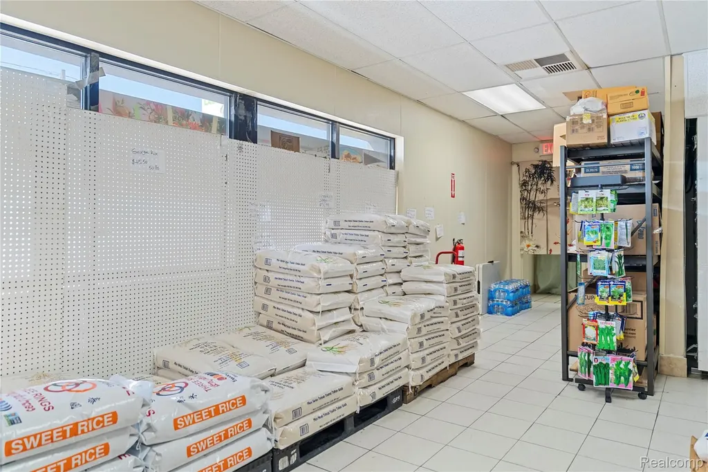 2510 Dixie Highway Waterford Charter Township MI 48328