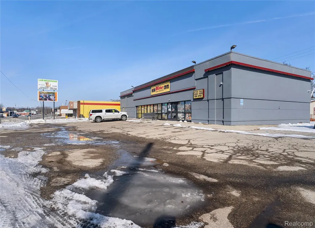 2510 Dixie Highway Waterford Charter Township MI 48328