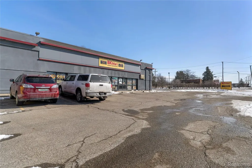 2510 Dixie Highway Waterford Charter Township MI 48328