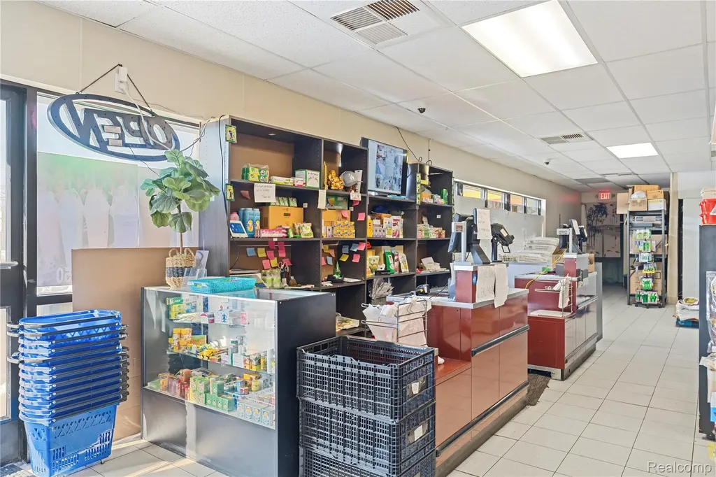 2510 Dixie Highway Waterford Charter Township MI 48328