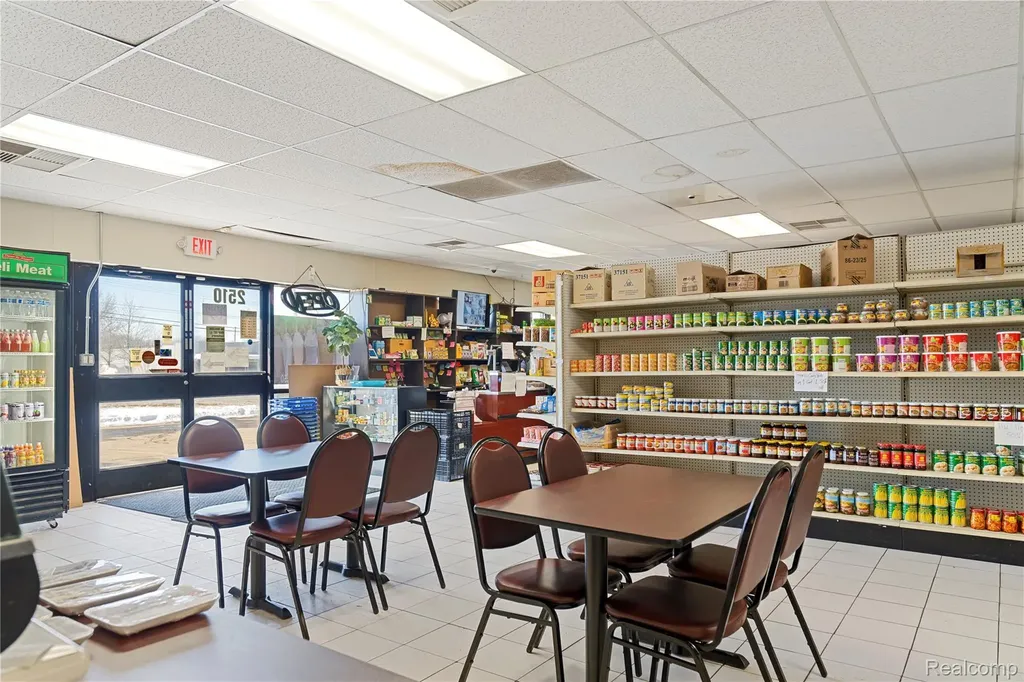 2510 Dixie Highway Waterford Charter Township MI 48328