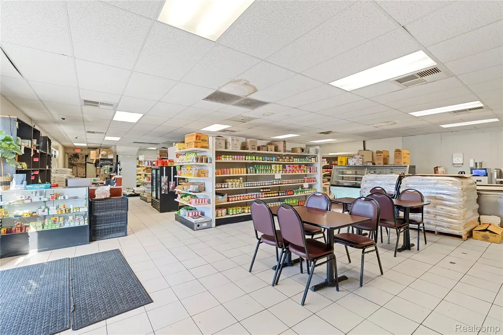 2510 Dixie Highway Waterford Charter Township MI 48328
