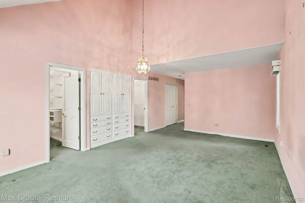 21850 Dover Court Beverly Hills Village MI 48025