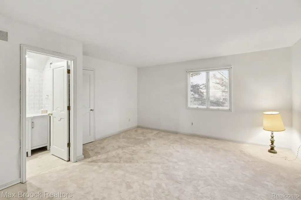 21850 Dover Court Beverly Hills Village MI 48025