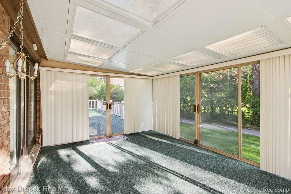 21850 Dover Court Beverly Hills Village MI 48025