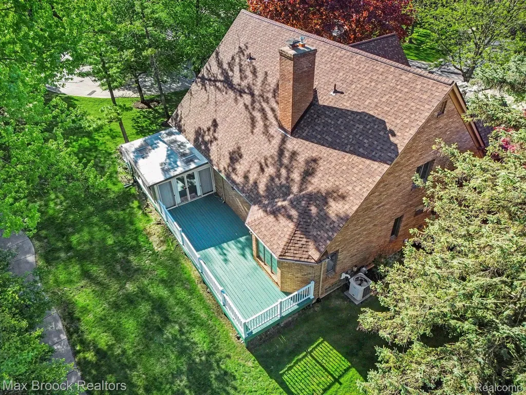 21850 Dover Court Beverly Hills Village MI 48025
