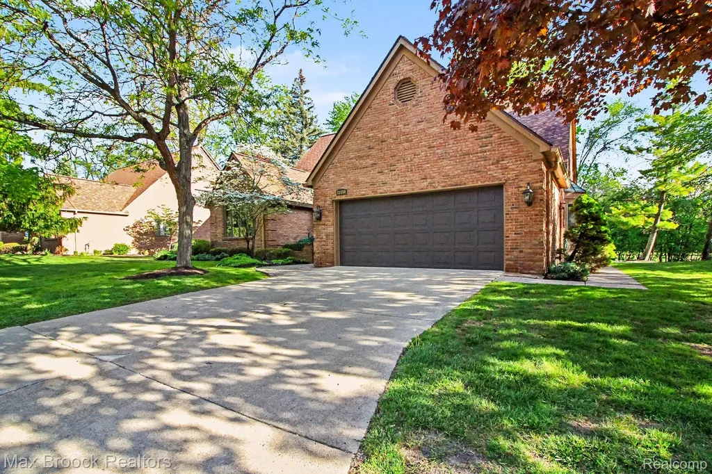 21850 Dover Court Beverly Hills Village MI 48025