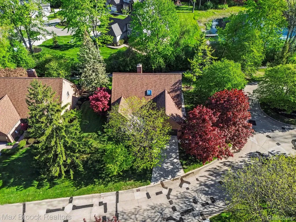 21850 Dover Court Beverly Hills Village MI 48025