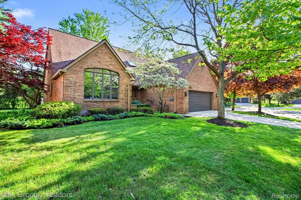 21850 Dover Court Beverly Hills Village MI 48025