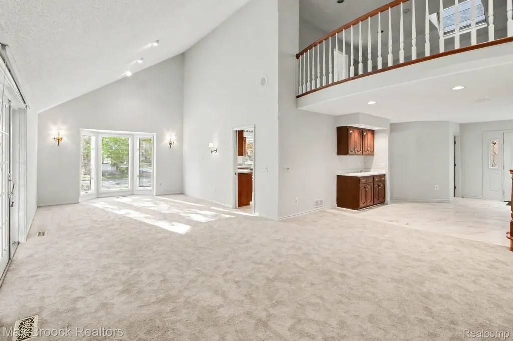 21850 Dover Court Beverly Hills Village MI 48025