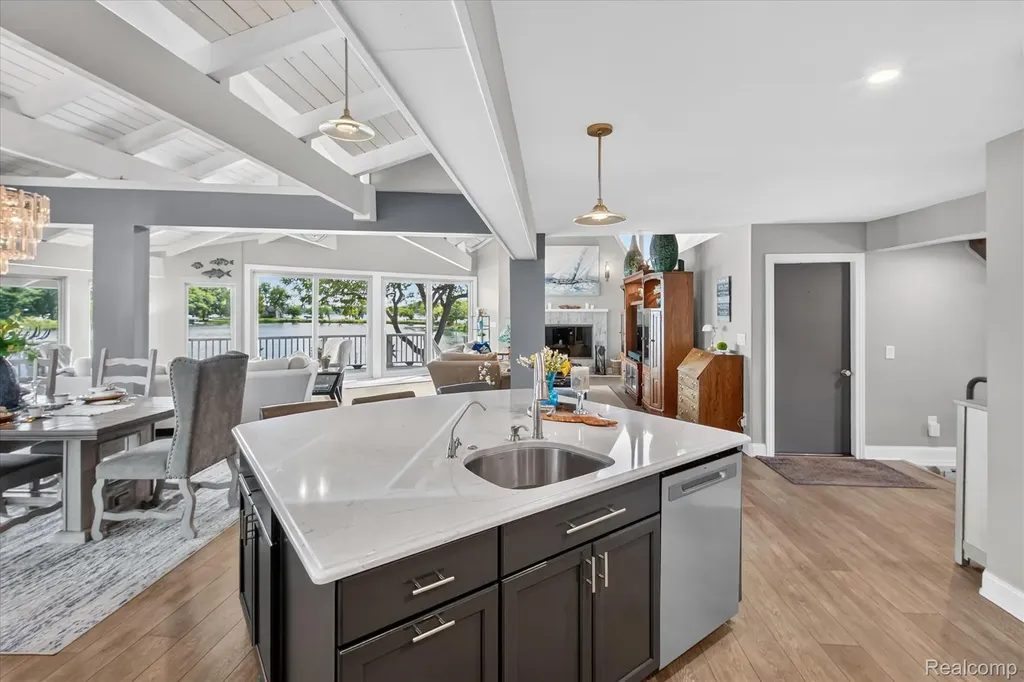 5050 Surfwood Drive Commerce Charter Township MI 48382