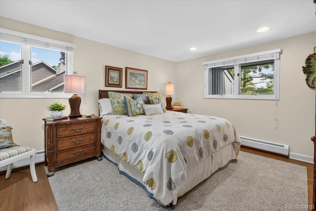 5050 Surfwood Drive Commerce Charter Township MI 48382