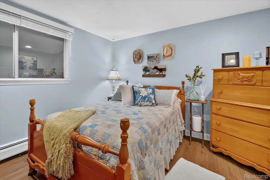 5050 Surfwood Drive Commerce Charter Township MI 48382