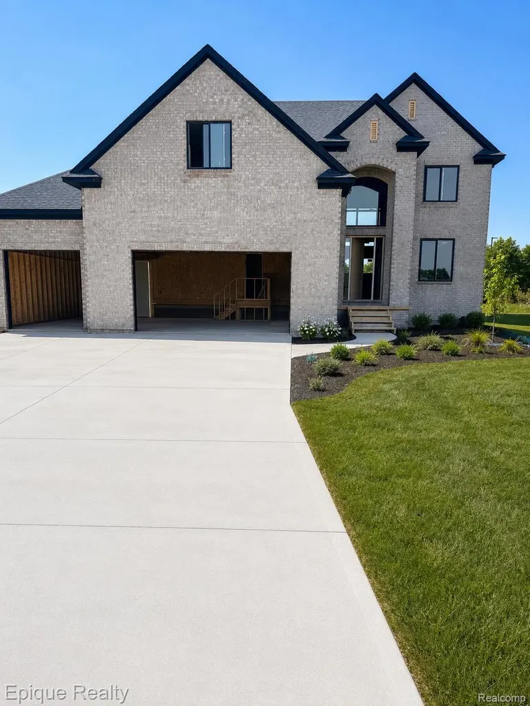 29736 Red Fox Lane Chesterfield Township MI 48047