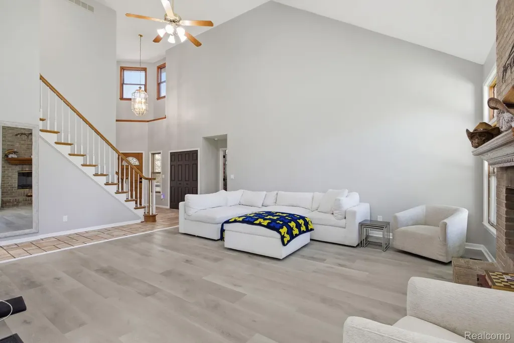 8488 Annette Avenue Grosse Ile Township MI 48138
