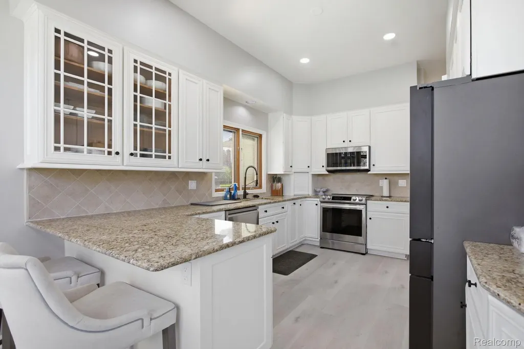 8488 Annette Avenue Grosse Ile Township MI 48138