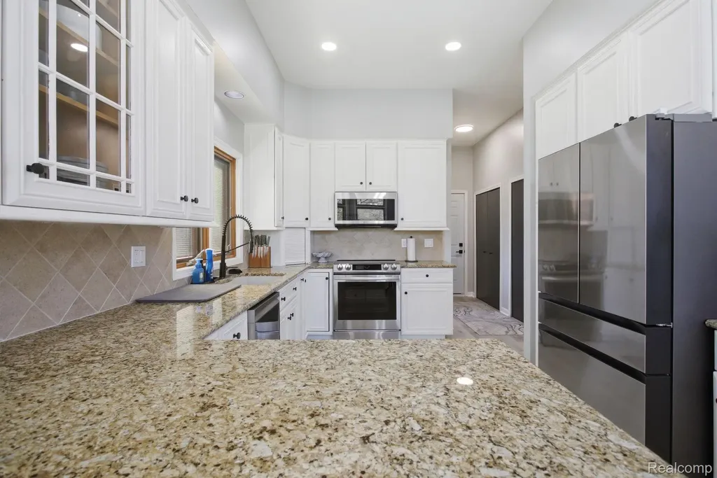 8488 Annette Avenue Grosse Ile Township MI 48138