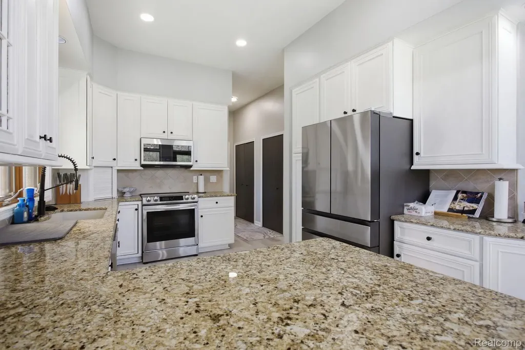 8488 Annette Avenue Grosse Ile Township MI 48138