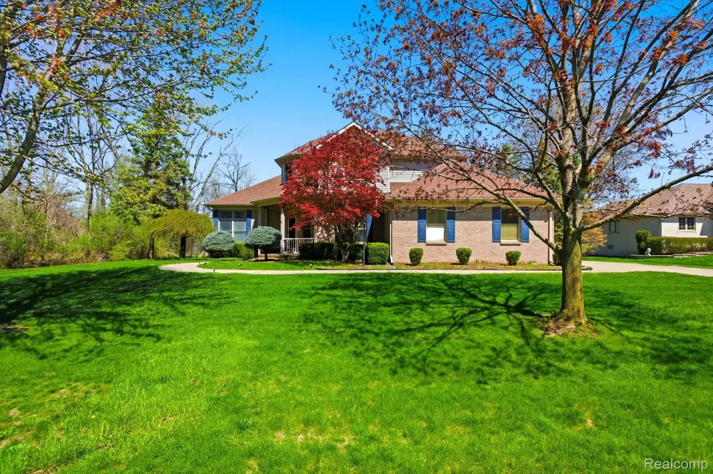 8488 Annette Avenue Grosse Ile Township MI 48138