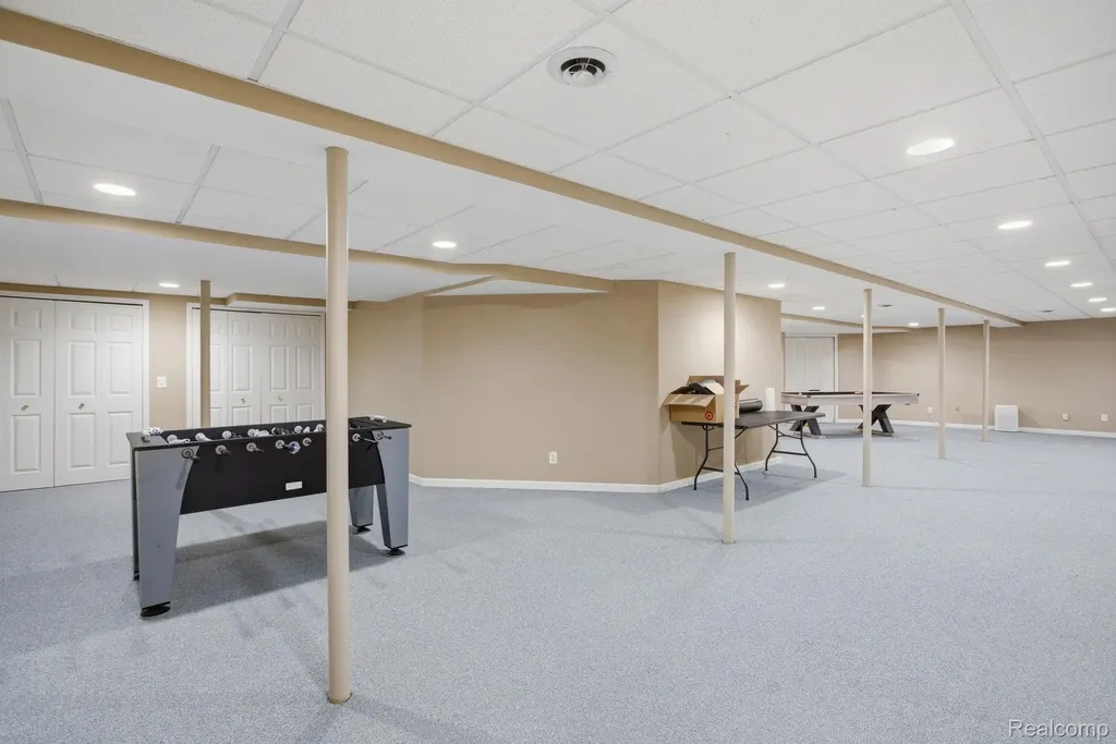 8488 Annette Avenue Grosse Ile Township MI 48138