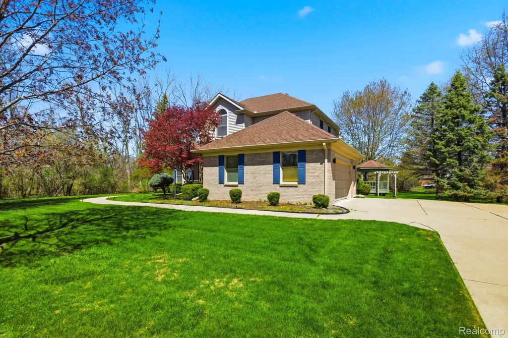 8488 Annette Avenue Grosse Ile Township MI 48138