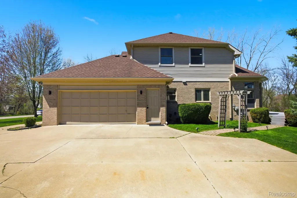 8488 Annette Avenue Grosse Ile Township MI 48138