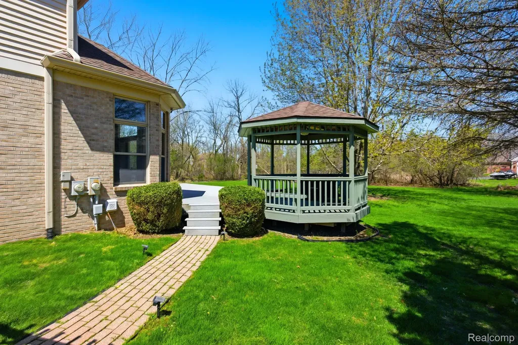 8488 Annette Avenue Grosse Ile Township MI 48138