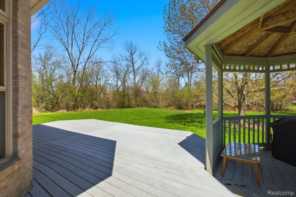 8488 Annette Avenue Grosse Ile Township MI 48138