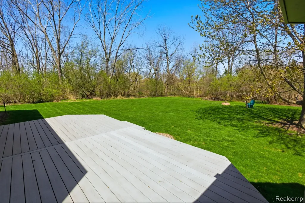 8488 Annette Avenue Grosse Ile Township MI 48138